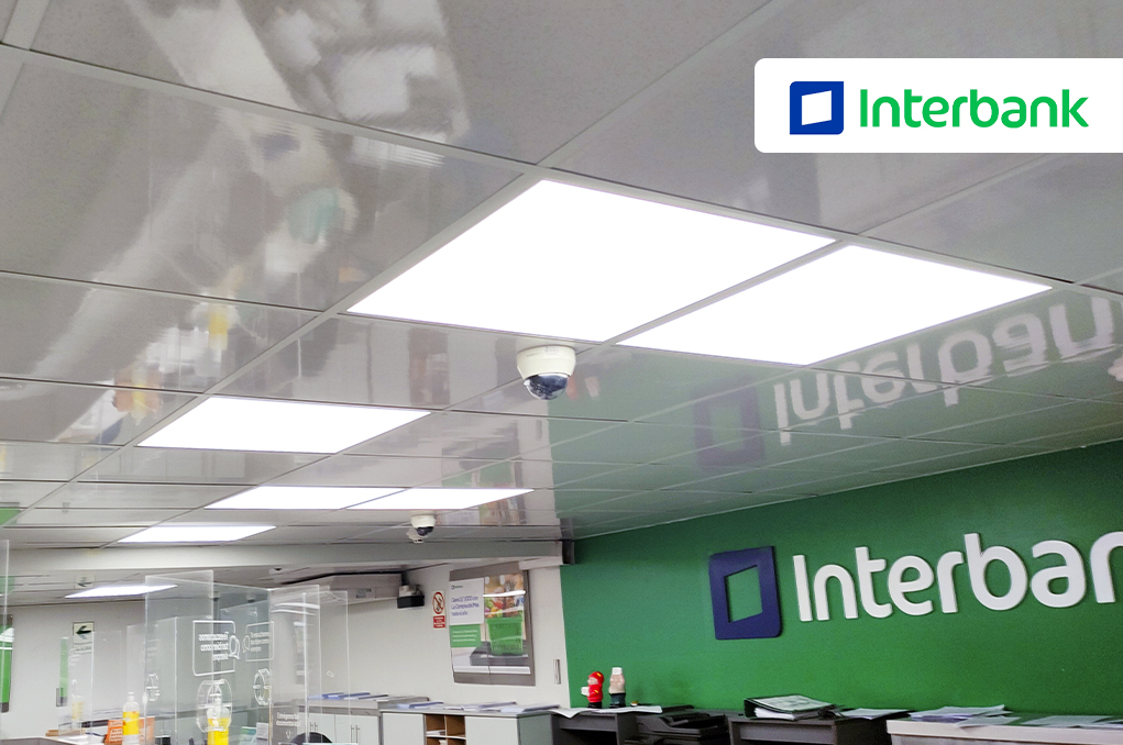 Abastecimiento de baldosas de PVC en acabo brilloso para oficinas comerciales.