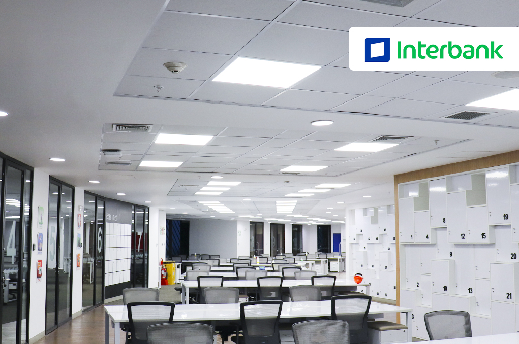 Cambio integral desde el sótano -5 al piso 20 de toda la torre principal con baldosas de PVC.